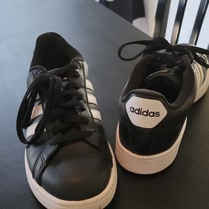 Adidas Cloud foam shoes